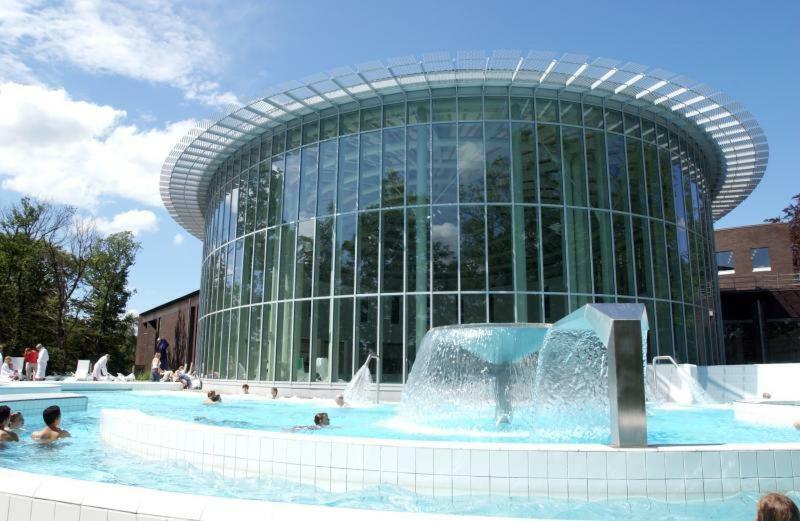 Aux Pieds Des Thermes Спа Екстериор снимка